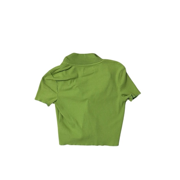 Green Collared Button-Up Top - Picture 2 of 4
